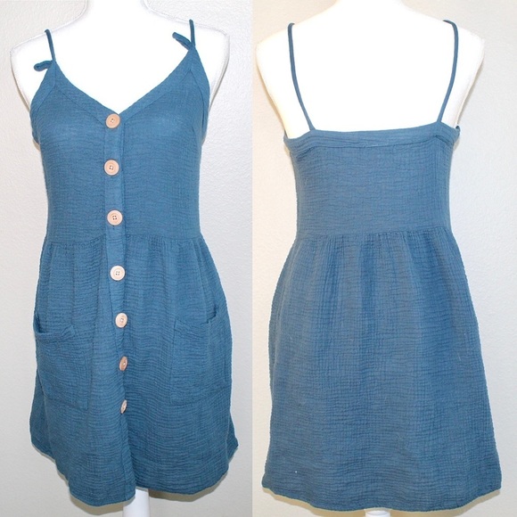 On The Road Dresses & Skirts - On The Road Blue Sleeveless Knee Length Button A Line Sun Dress - Size Medium